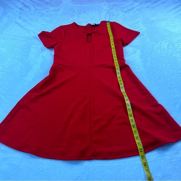 Sugar and Spliced keyhole bust a line little red dress, size xs - Picture 4 of 9